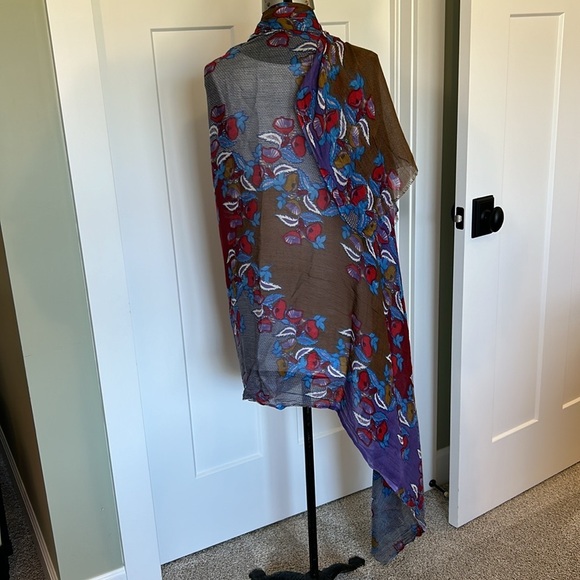 Wrap from Vivante by USA and red hat brooch or pendant for the Red Hat Society - Picture 3 of 17